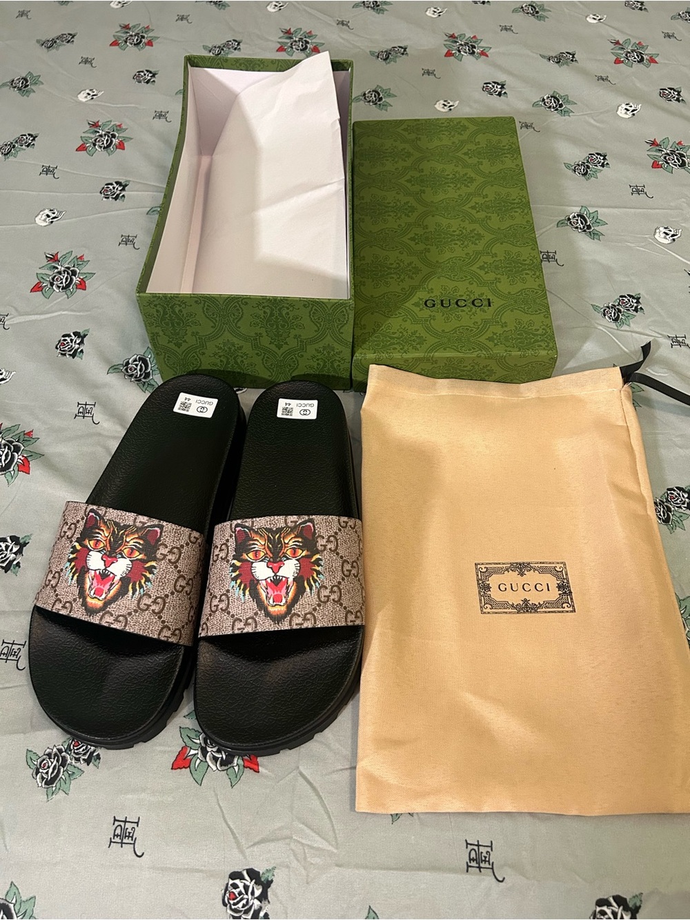 Gucci Men's Black Slides with Beige GG Tiger Strap
